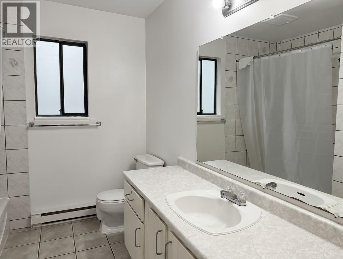 811 Reed Road Property Photo 9