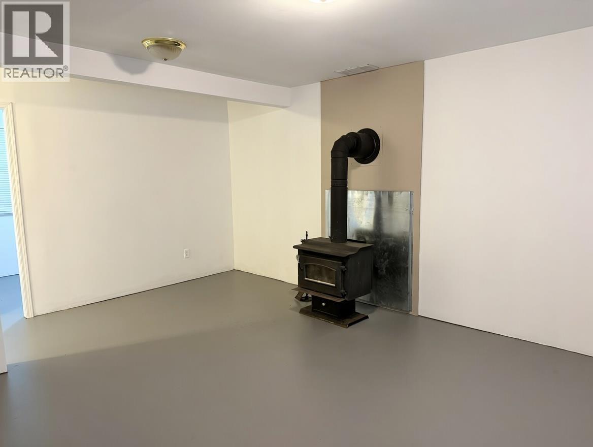 811 Reed Road Property Photo 12