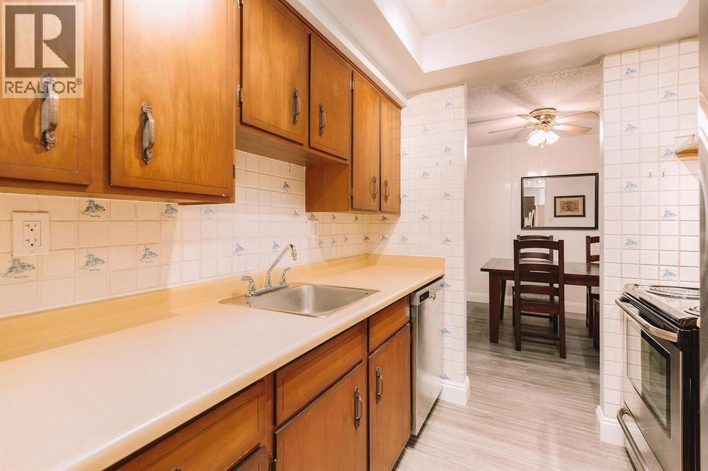 206 410 Agnes Street Property Photo 4