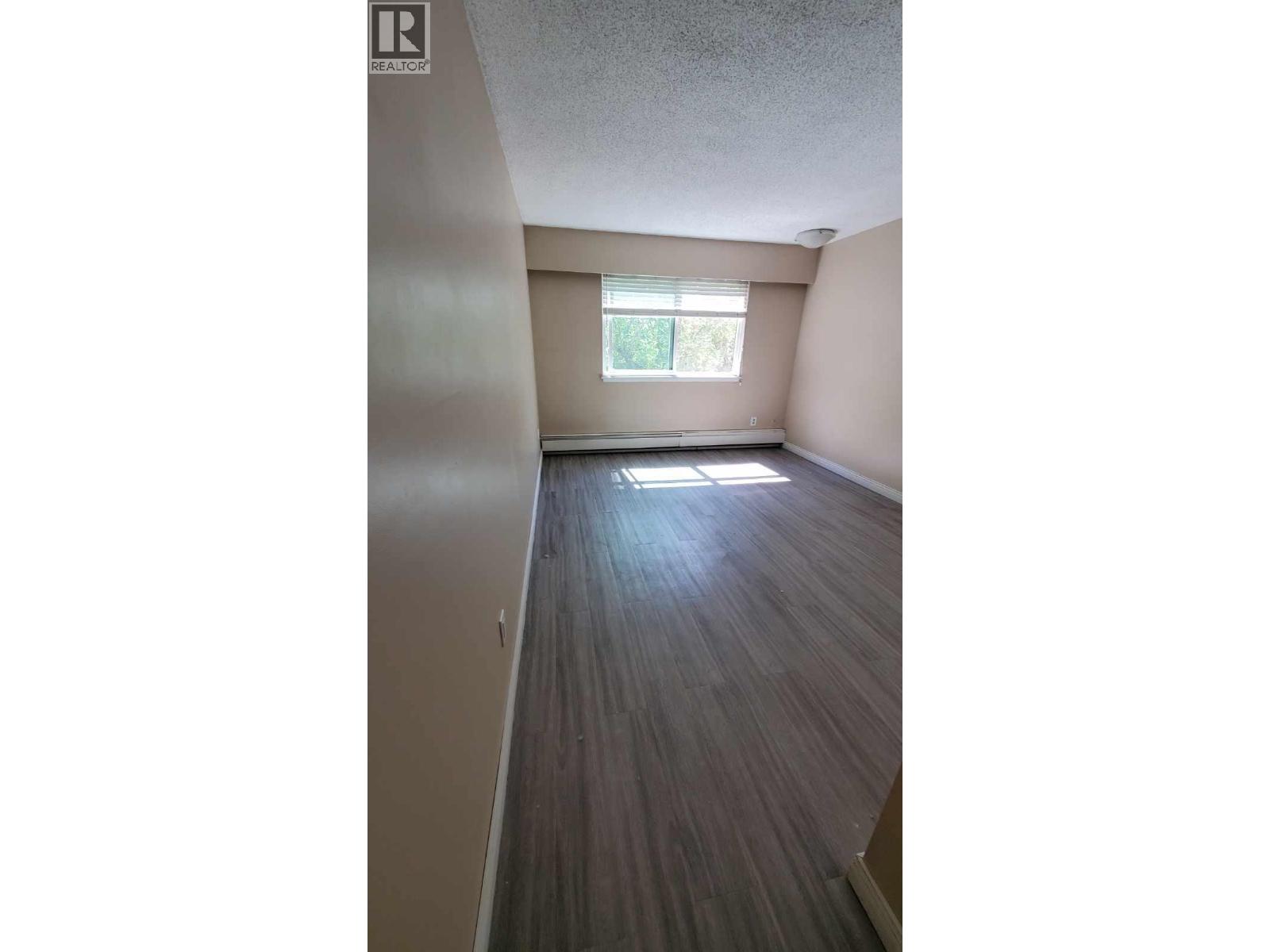 206 410 Agnes Street Property Photo 7