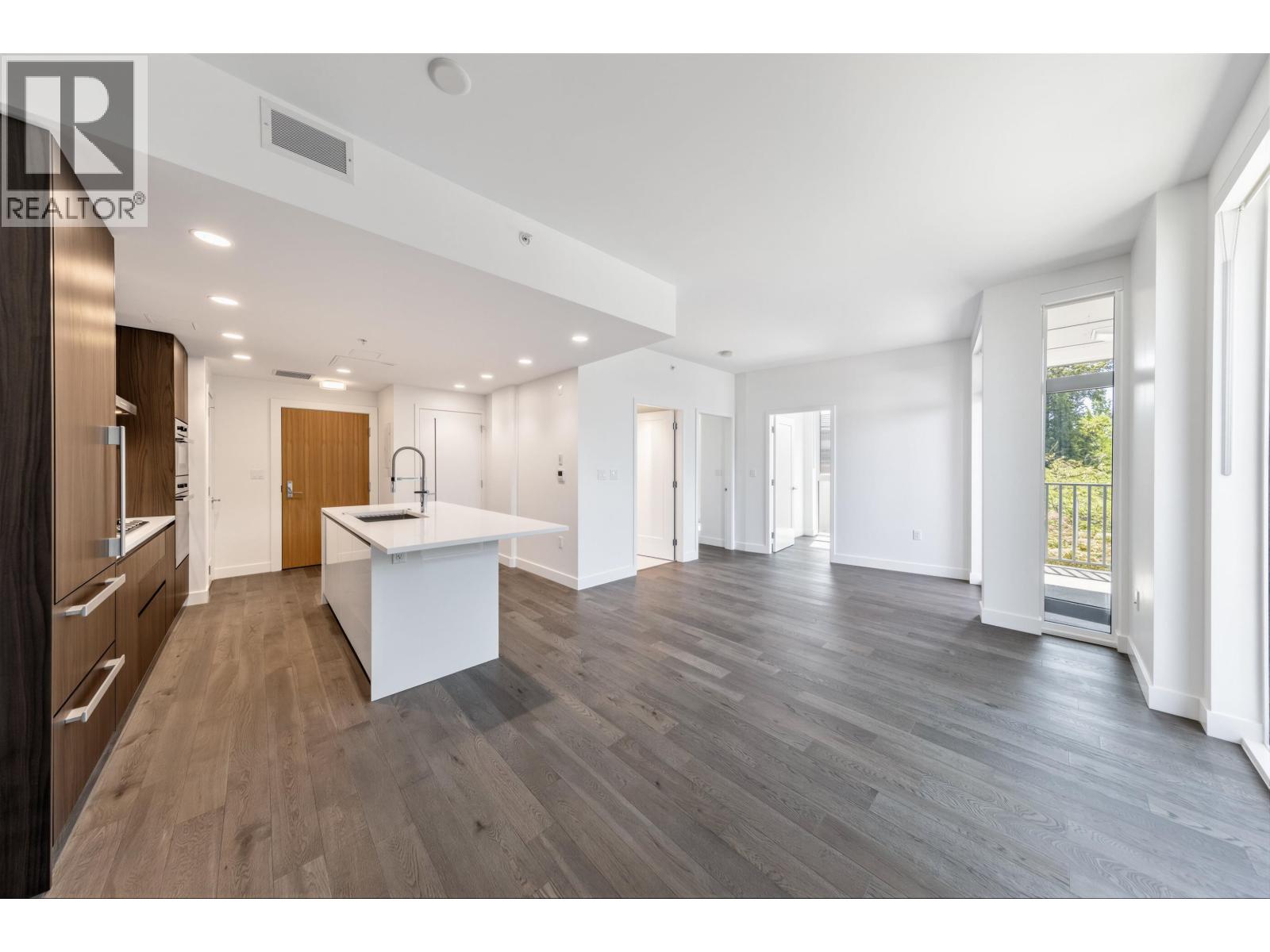 305 2888 Arbutus Street Property Photo 3