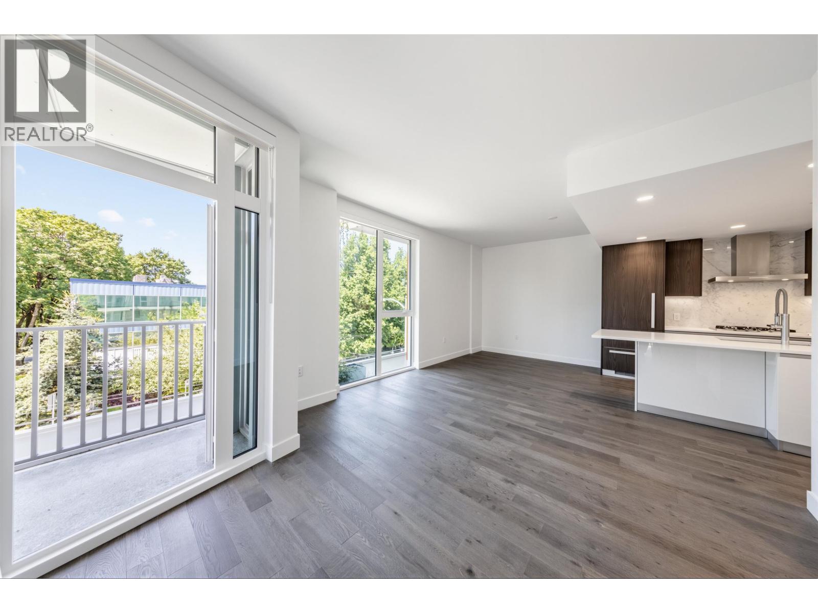 305 2888 Arbutus Street Property Photo 4