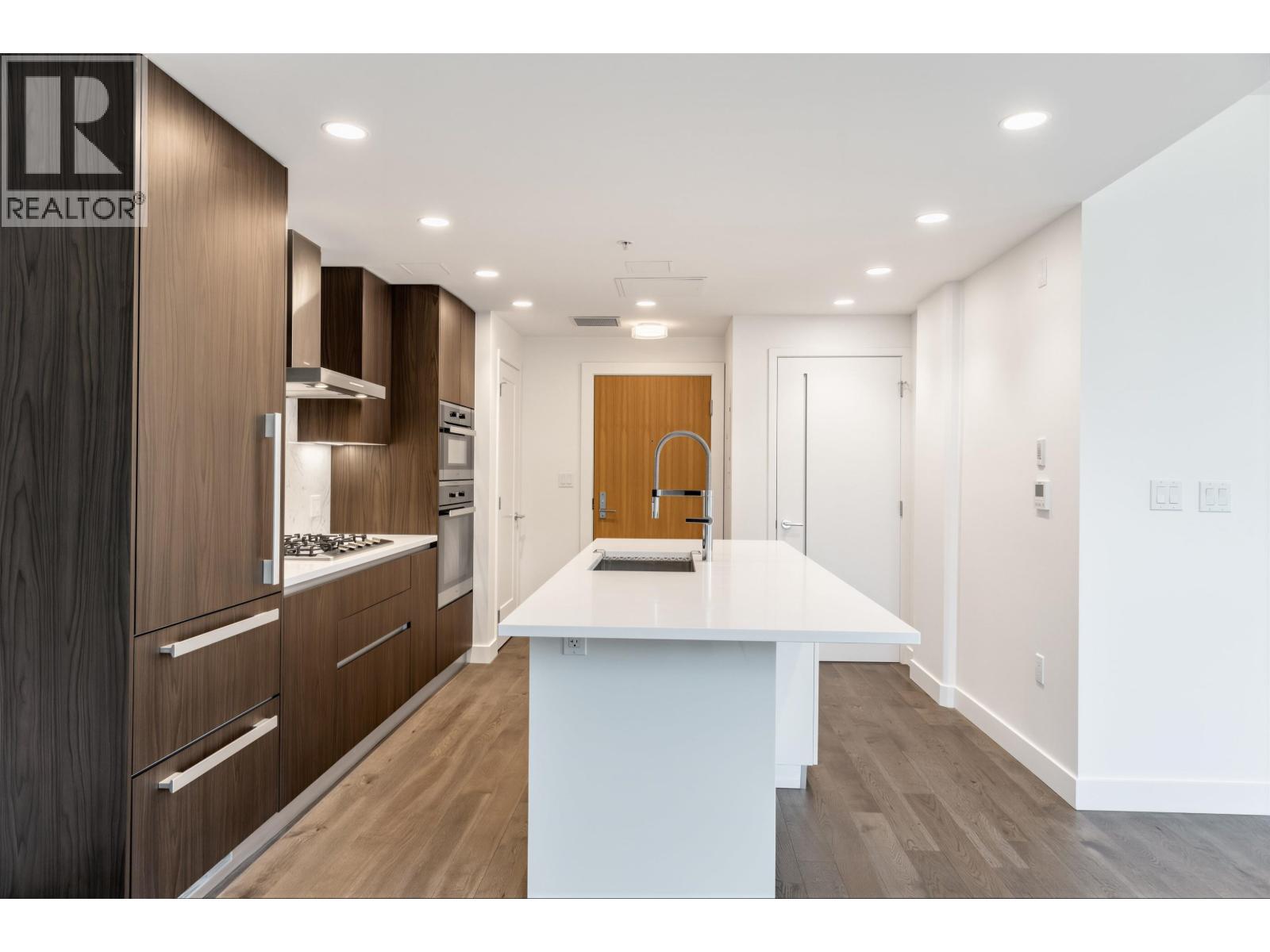 305 2888 Arbutus Street Property Photo 7