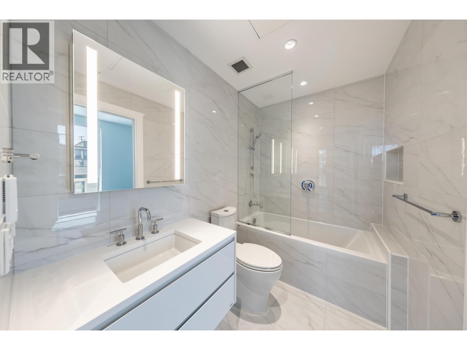 305 2888 Arbutus Street Property Photo 10