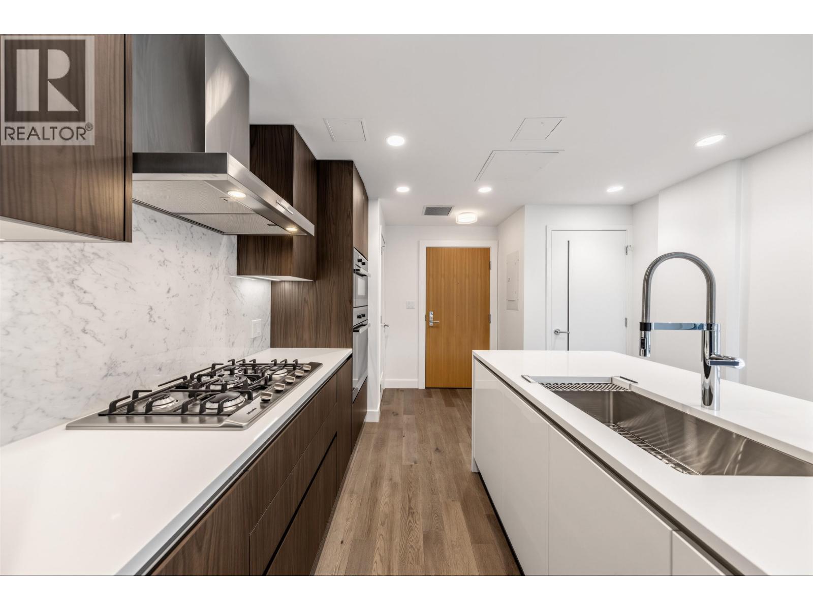 305 2888 Arbutus Street Property Photo 17