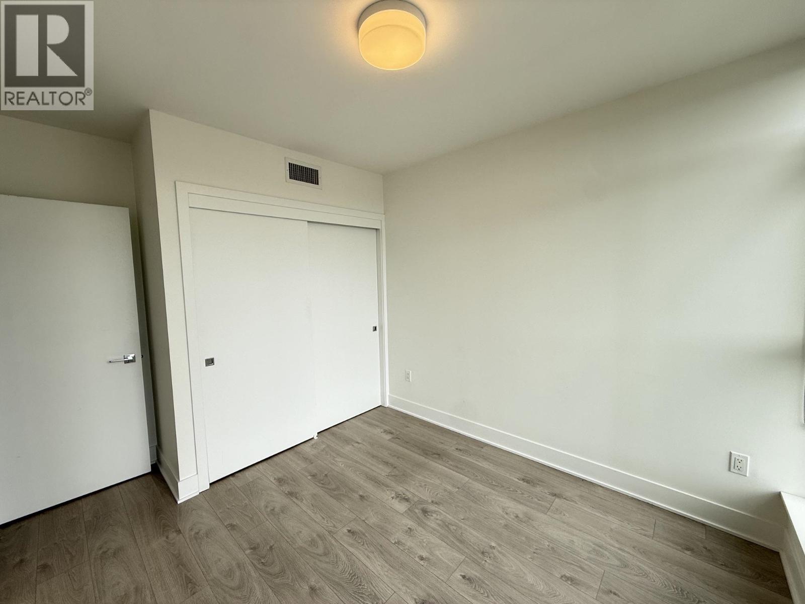 1103 450 Westview Street Property Photo 6
