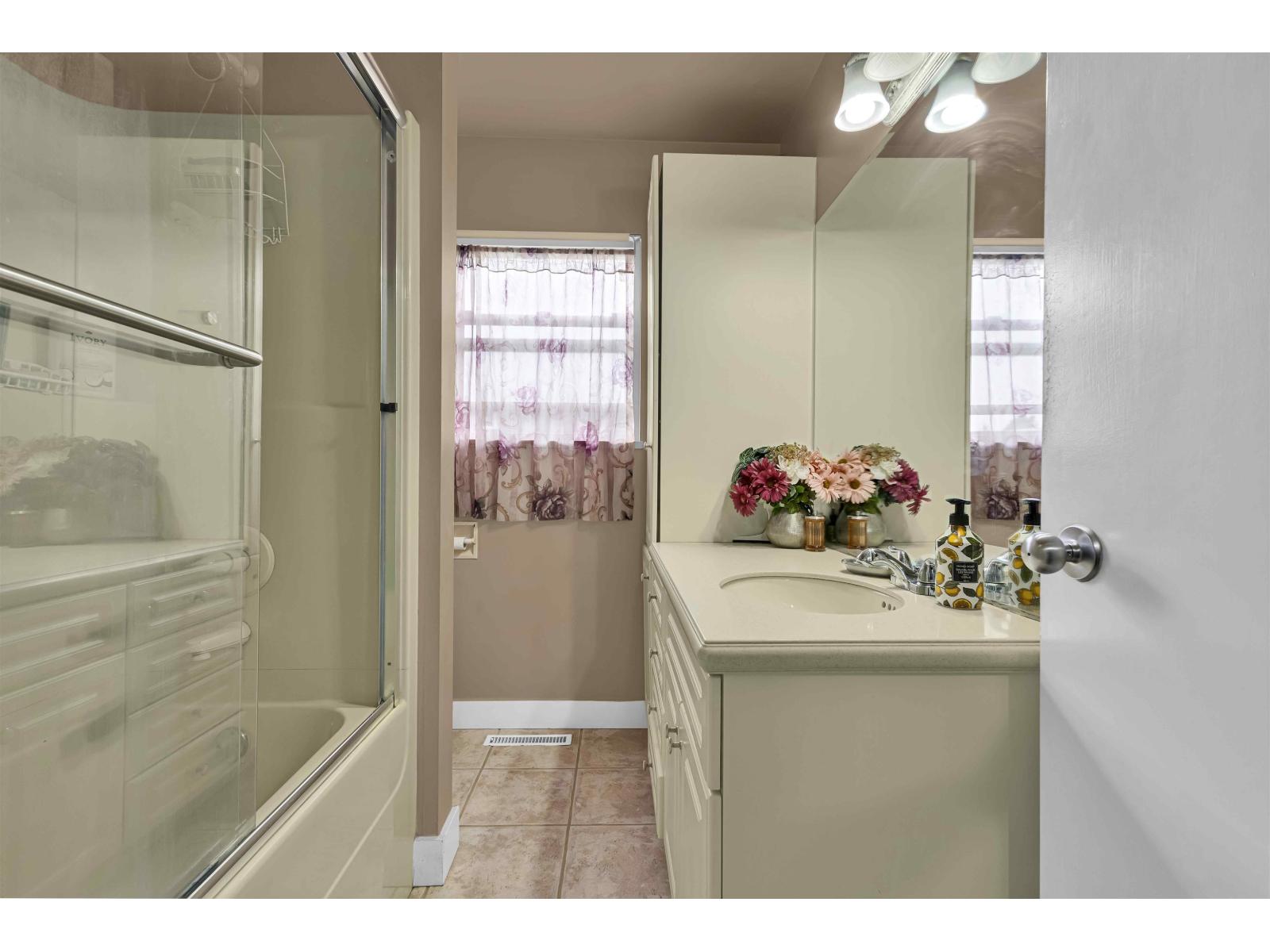 8225 112 Street Property Photo 17