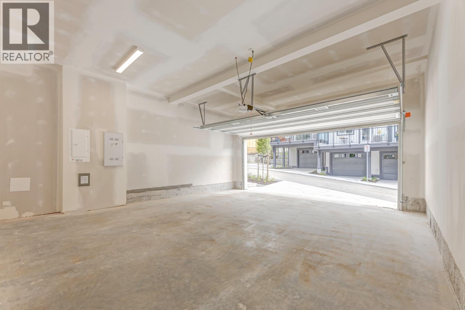 104 3421 Queenston Avenue Property Photo 12