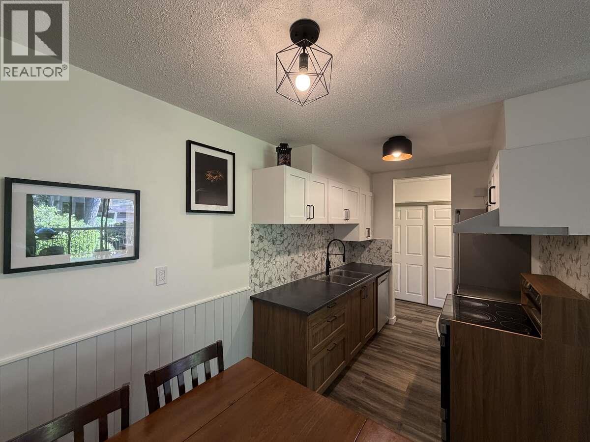 208 1045 Howie Avenue Property Photo 7