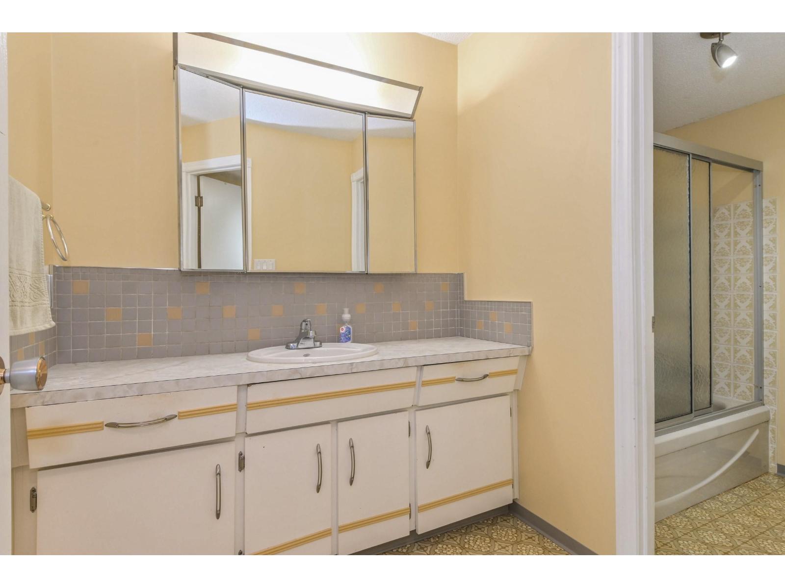 9080 Mary Street #205 Property Photo 17