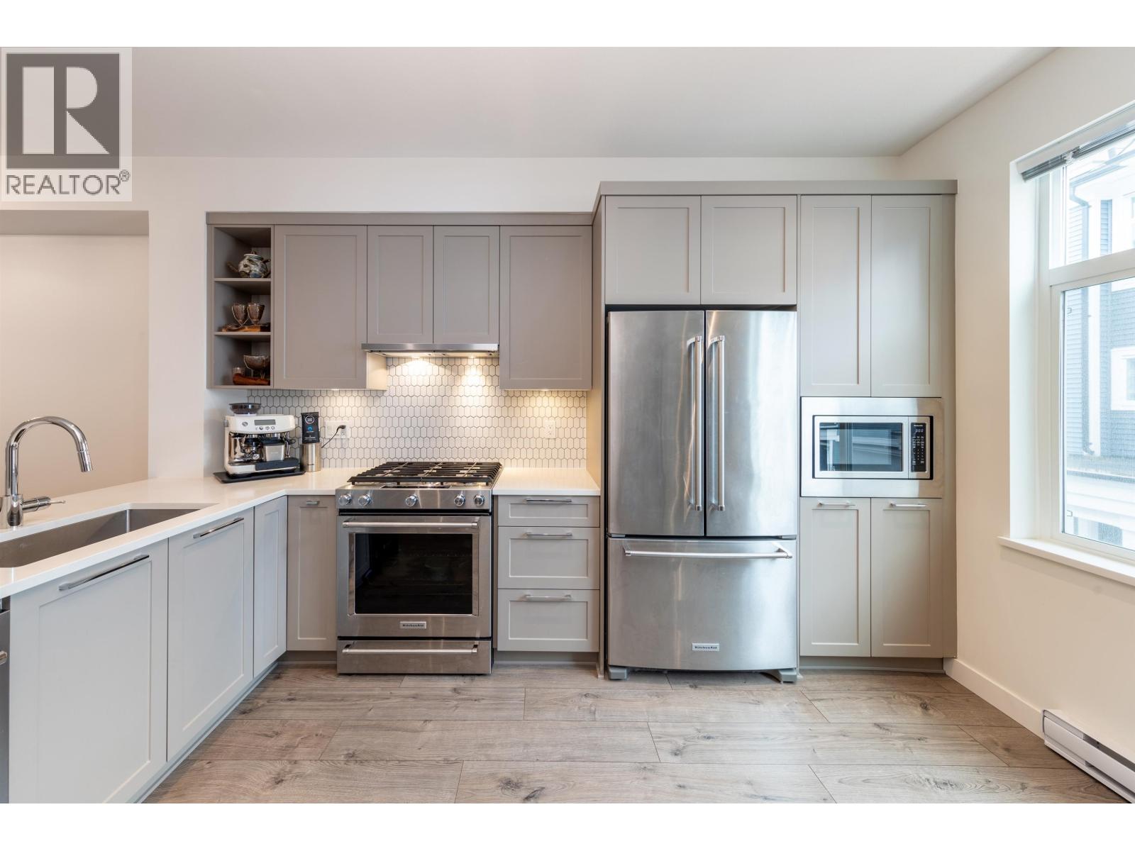 140 3565 Baycrest Avenue Property Photo 18