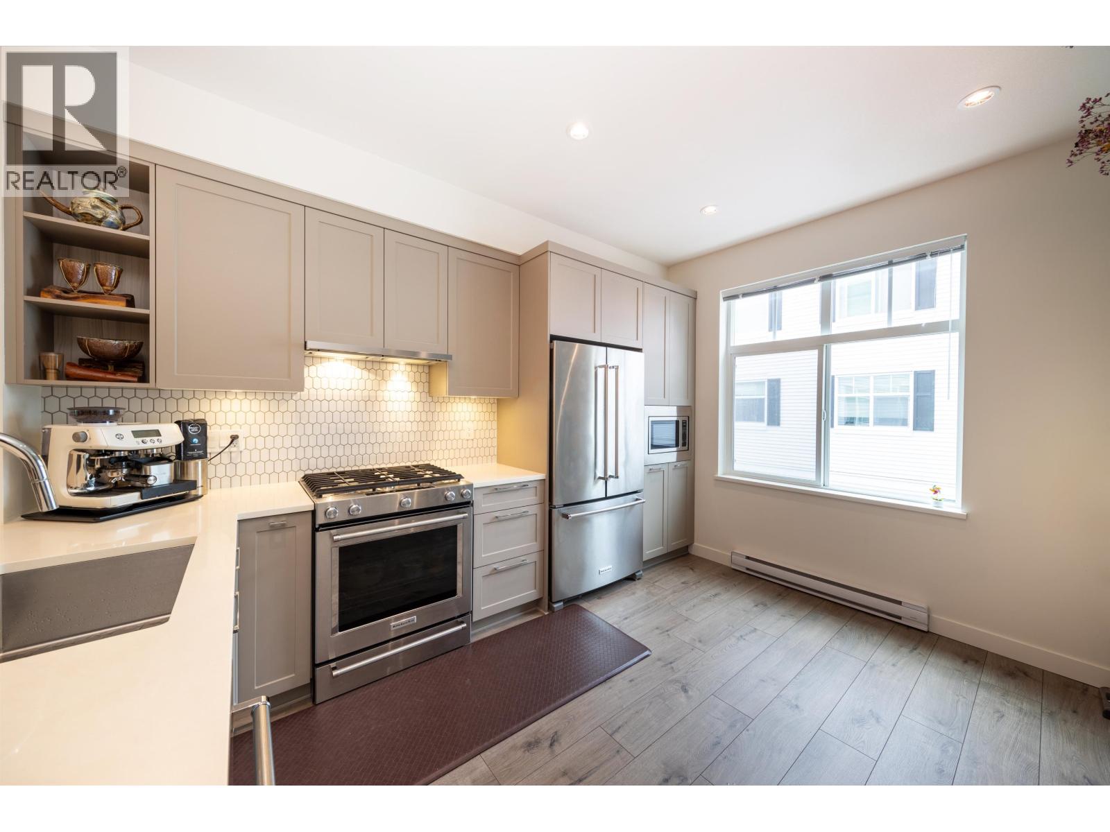 140 3565 Baycrest Avenue Property Photo 19