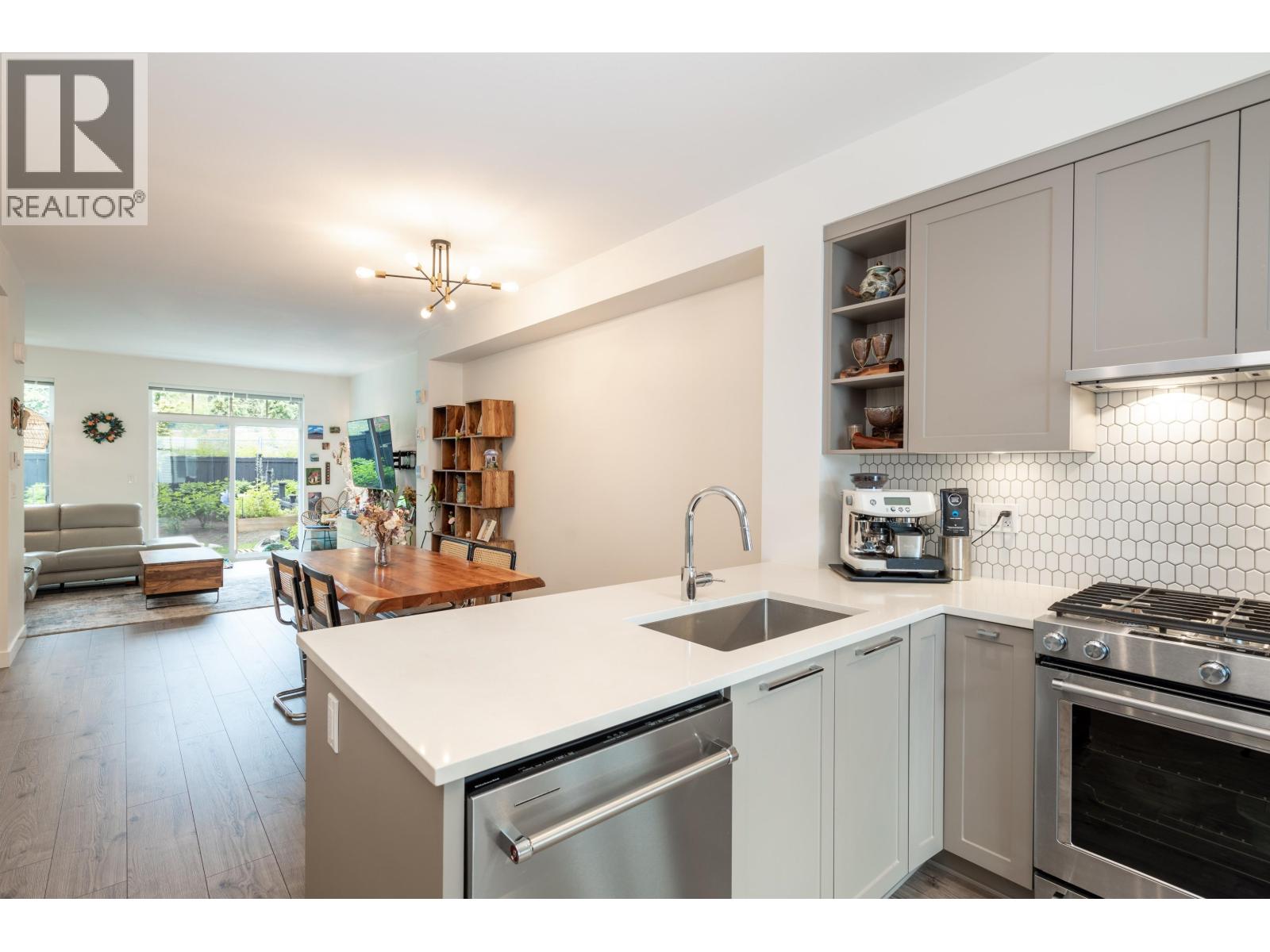 140 3565 Baycrest Avenue Property Photo 20