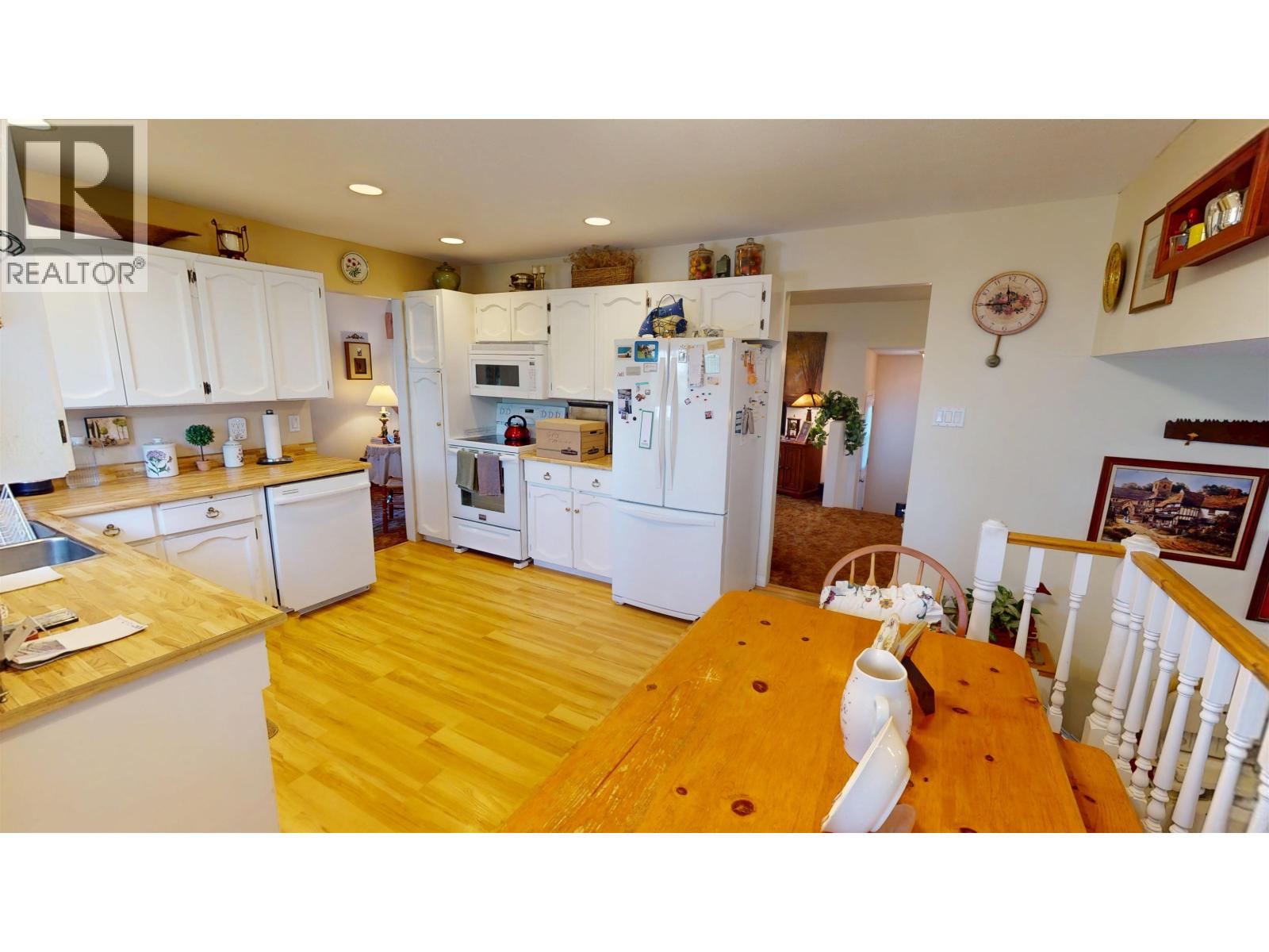 378 Thompson Road Property Photo 10