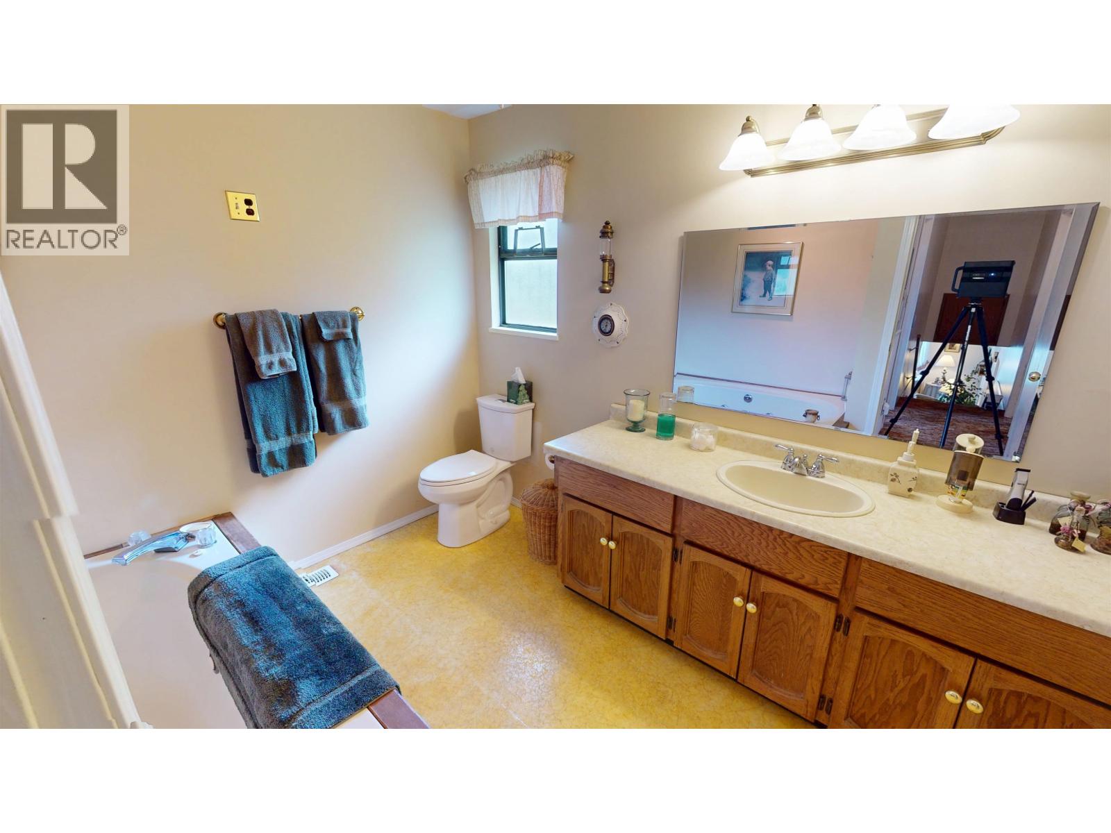 378 Thompson Road Property Photo 24