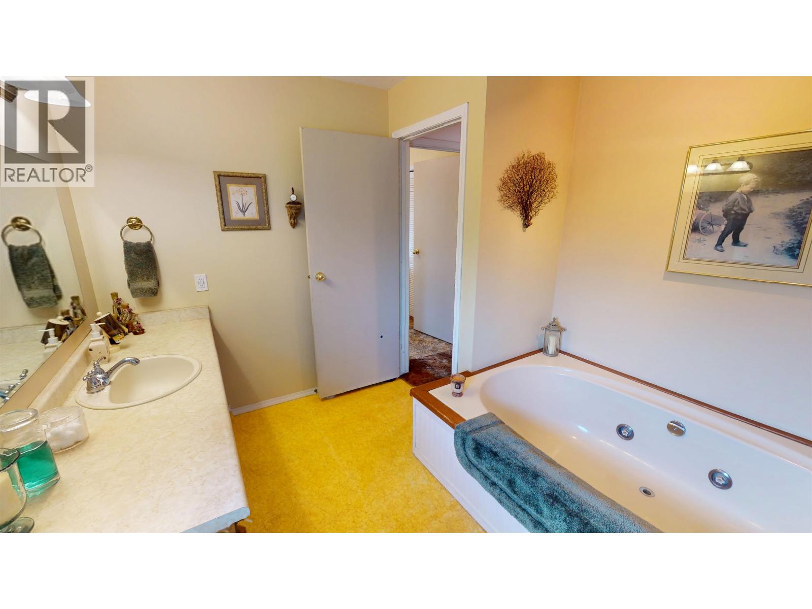 378 Thompson Road Property Photo 26