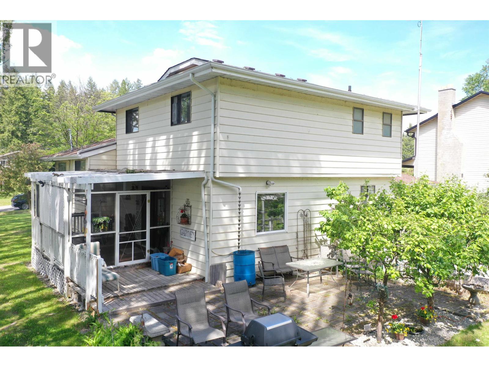 378 Thompson Road Property Photo 30