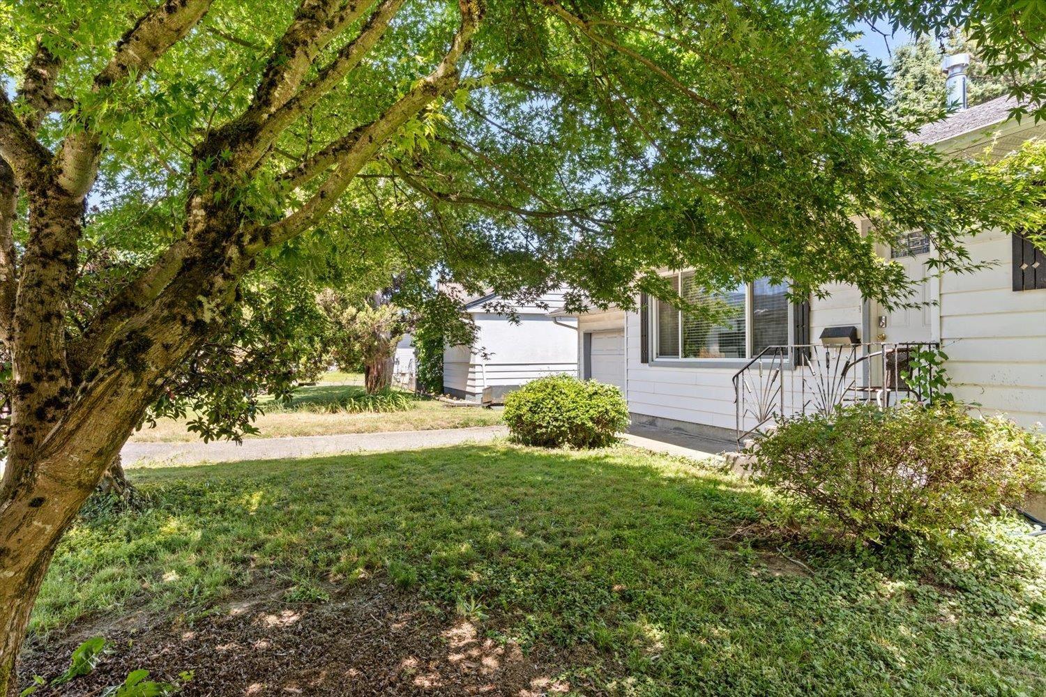 9740 Carleton Street Property Photo 4