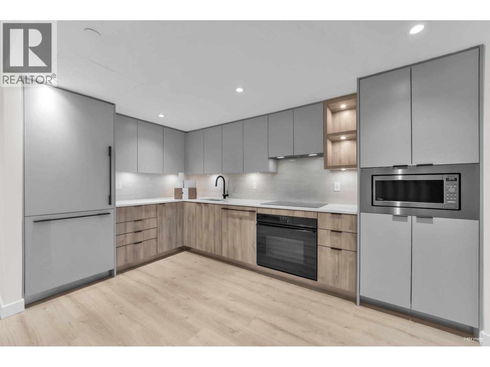 401 755 Harbourside Drive Property Photo 4