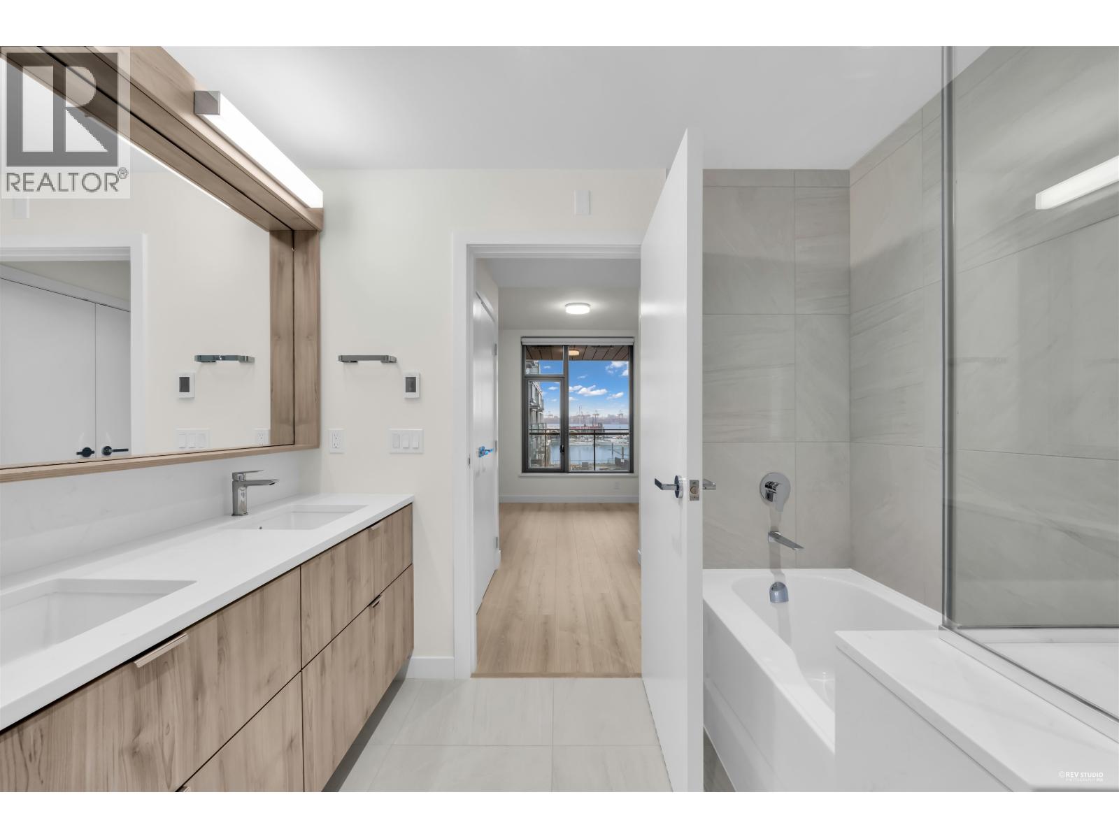 401 755 Harbourside Drive Property Photo 6