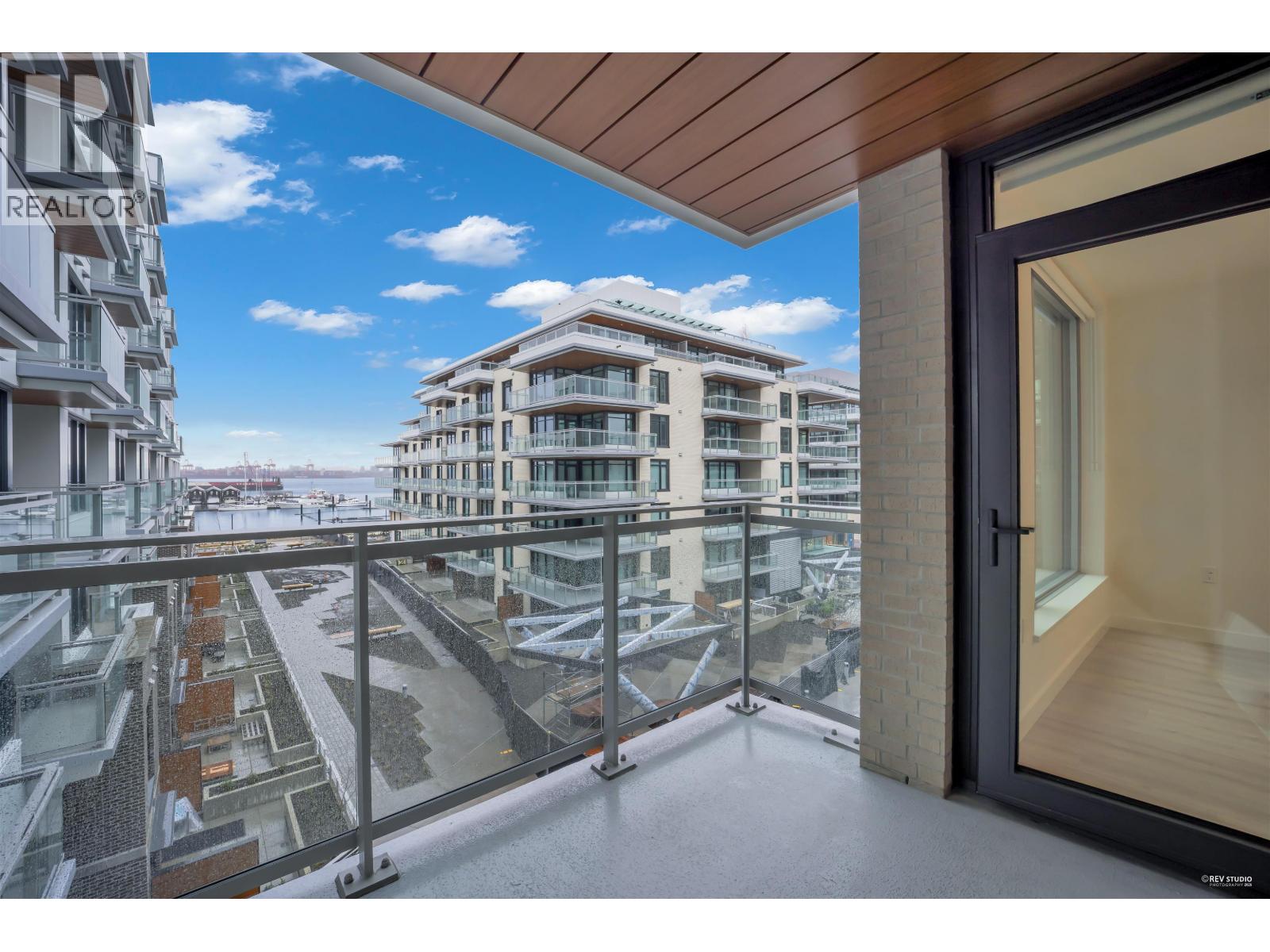 401 755 Harbourside Drive Property Photo 13