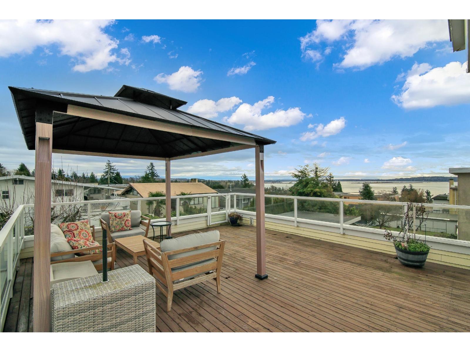1050 Parker Street Property Photo 3