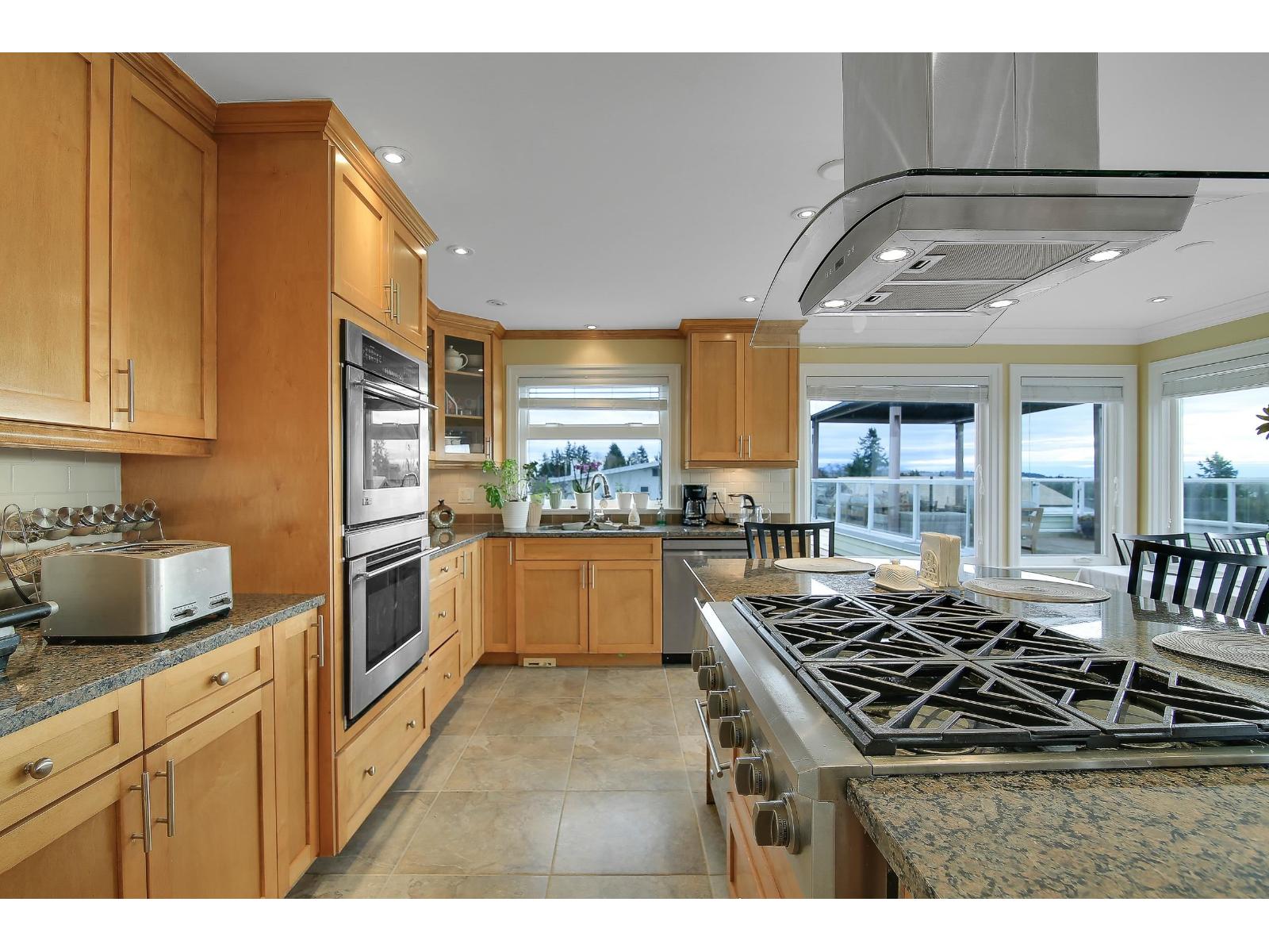 1050 Parker Street Property Photo 6
