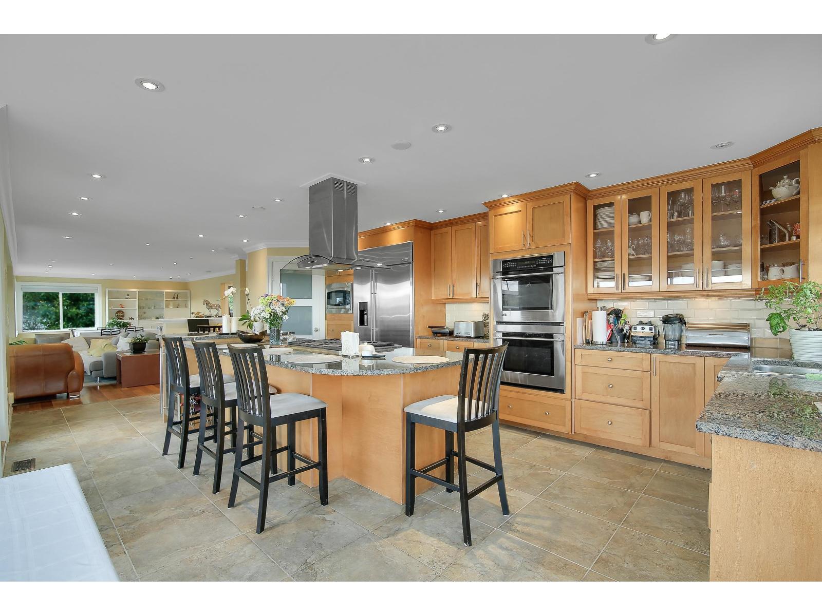 1050 Parker Street Property Photo 8