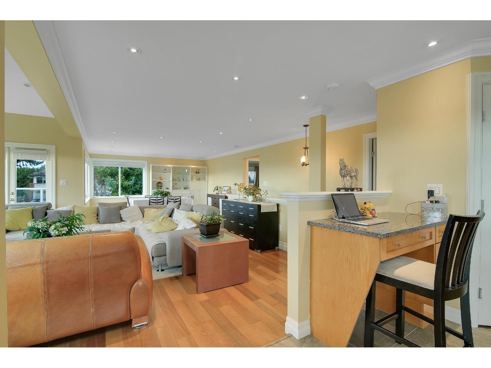 1050 Parker Street Property Photo 12