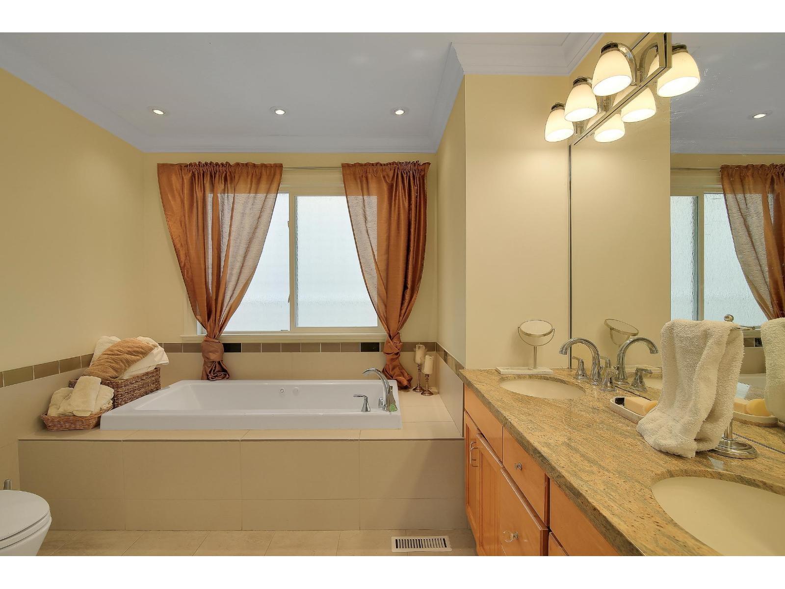 1050 Parker Street Property Photo 20