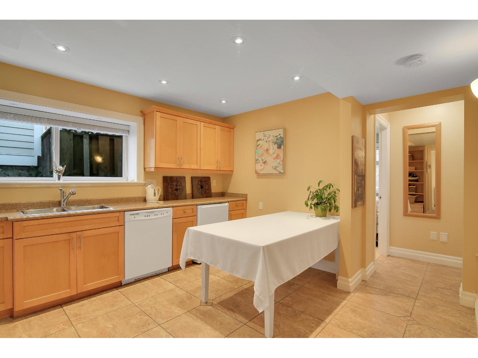 1050 Parker Street Property Photo 23