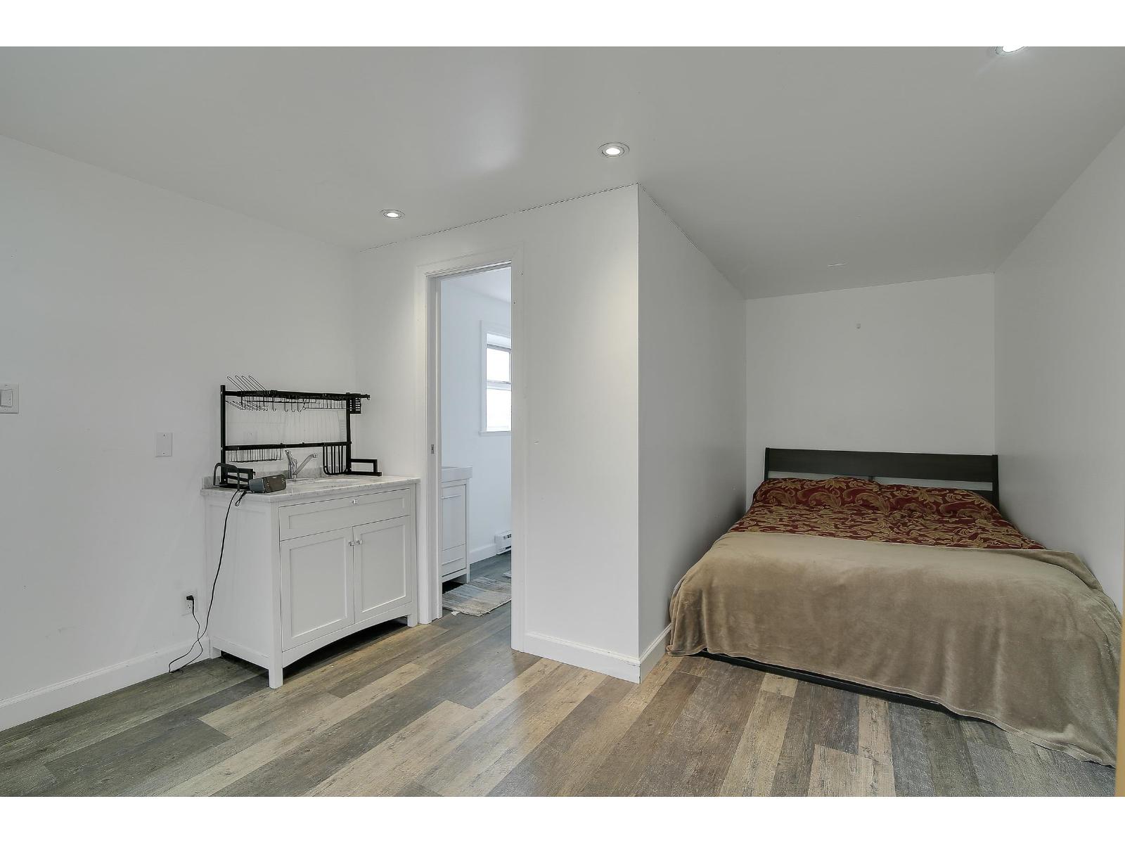 1050 Parker Street Property Photo 37