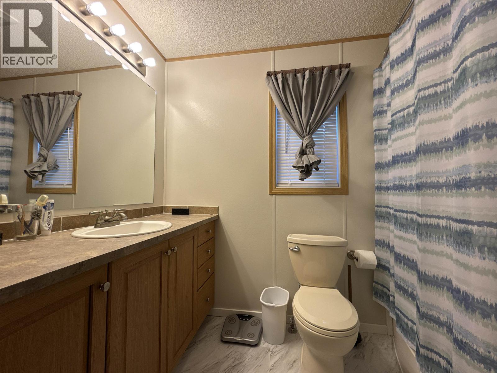 10495 102 Street Property Photo 10