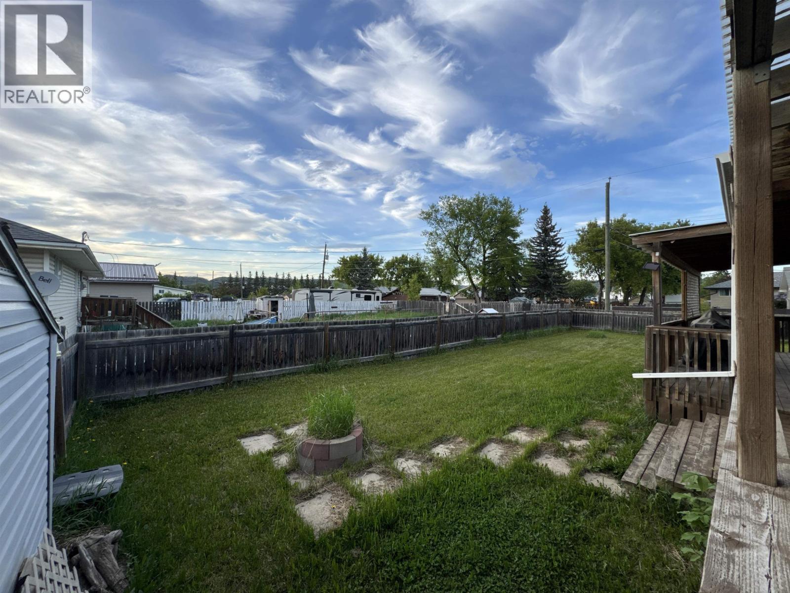 10495 102 Street Property Photo 11
