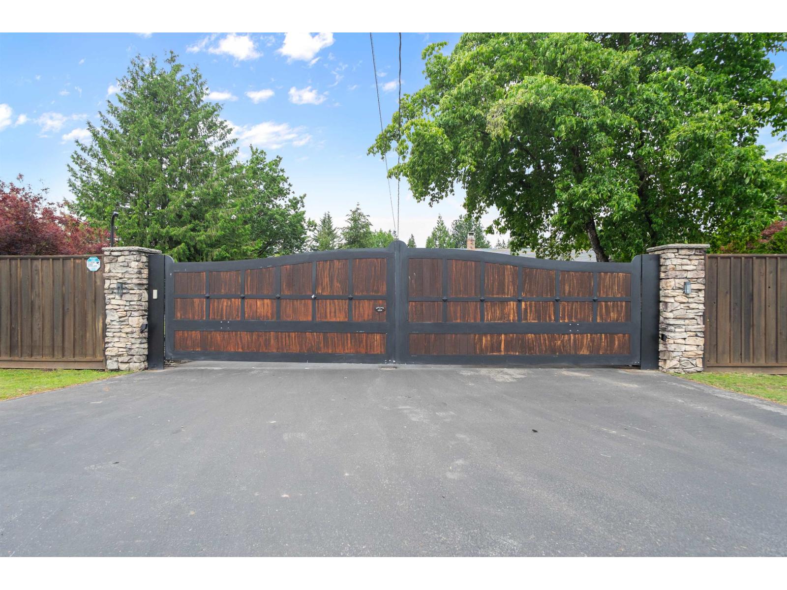 24645 50 Avenue Property Photo 2