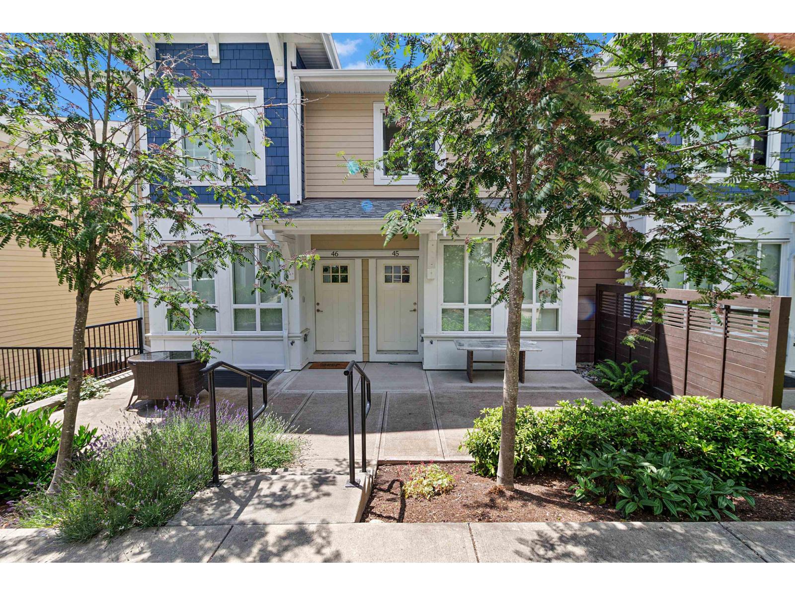 45 16561 17a Avenue Property Photo 3