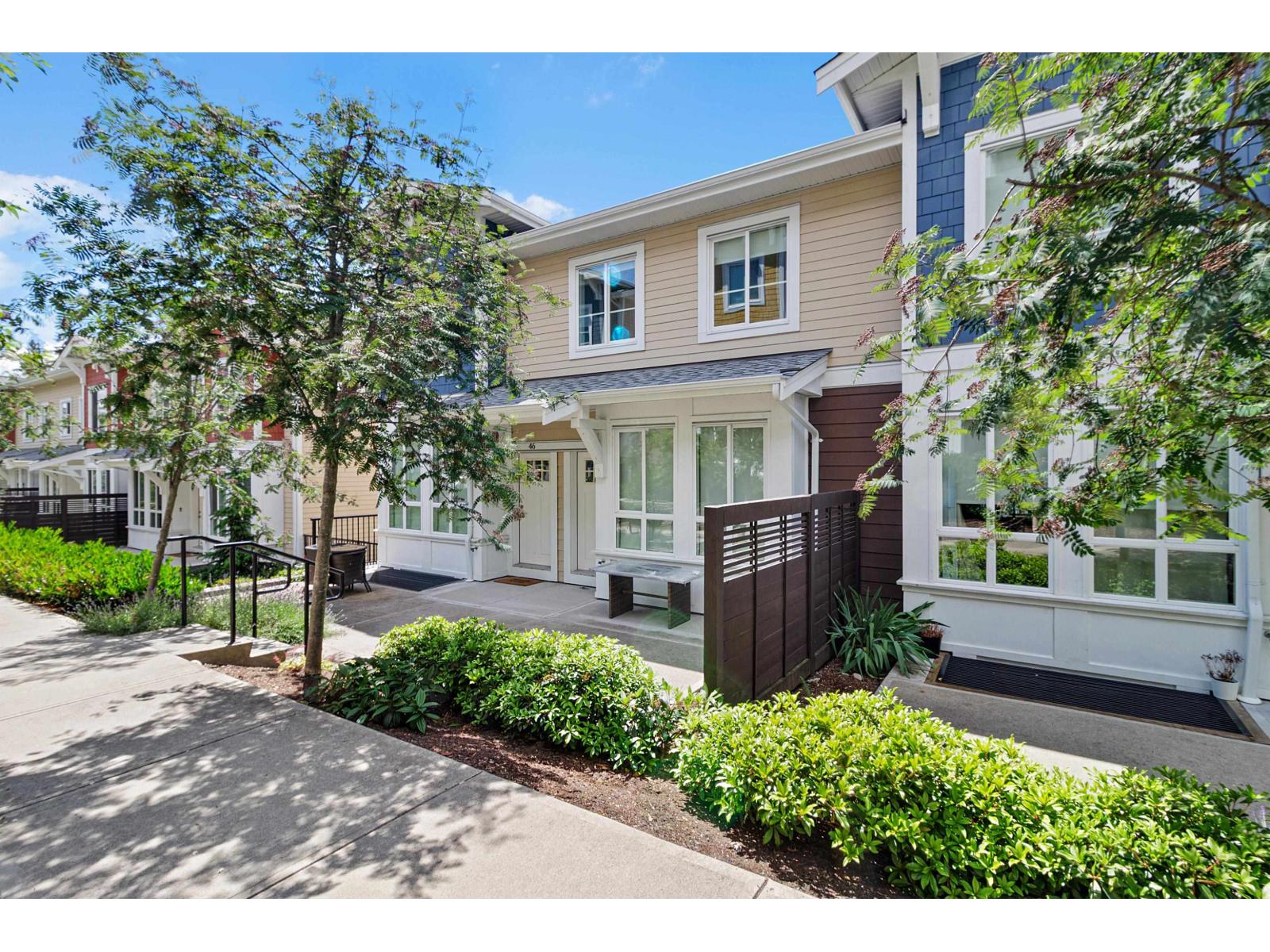 45 16561 17a Avenue Property Photo 5