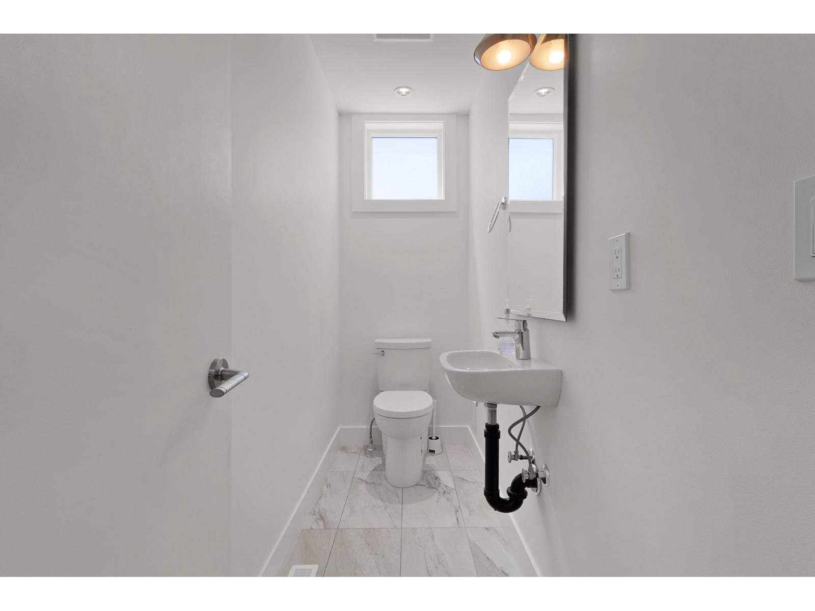 45 16561 17a Avenue Property Photo 21