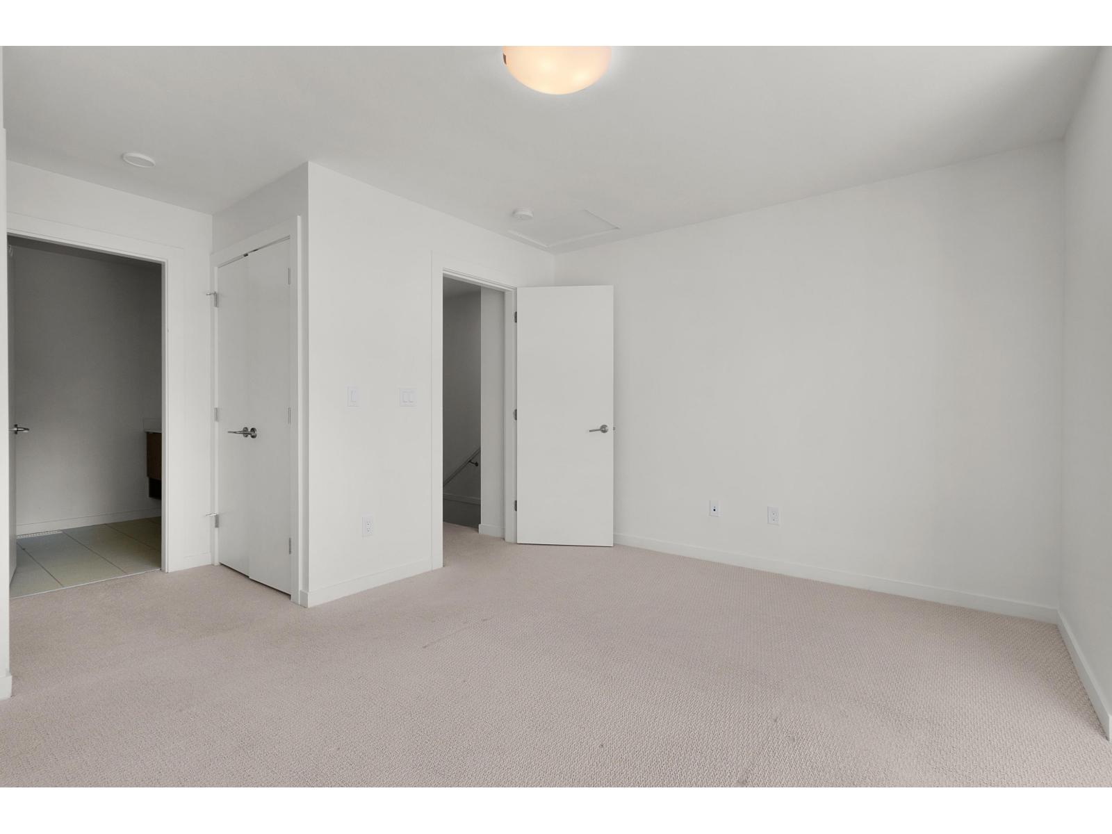 45 16561 17a Avenue Property Photo 22