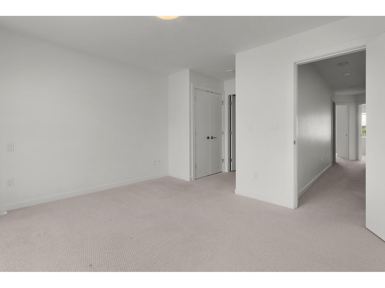 45 16561 17a Avenue Property Photo 24