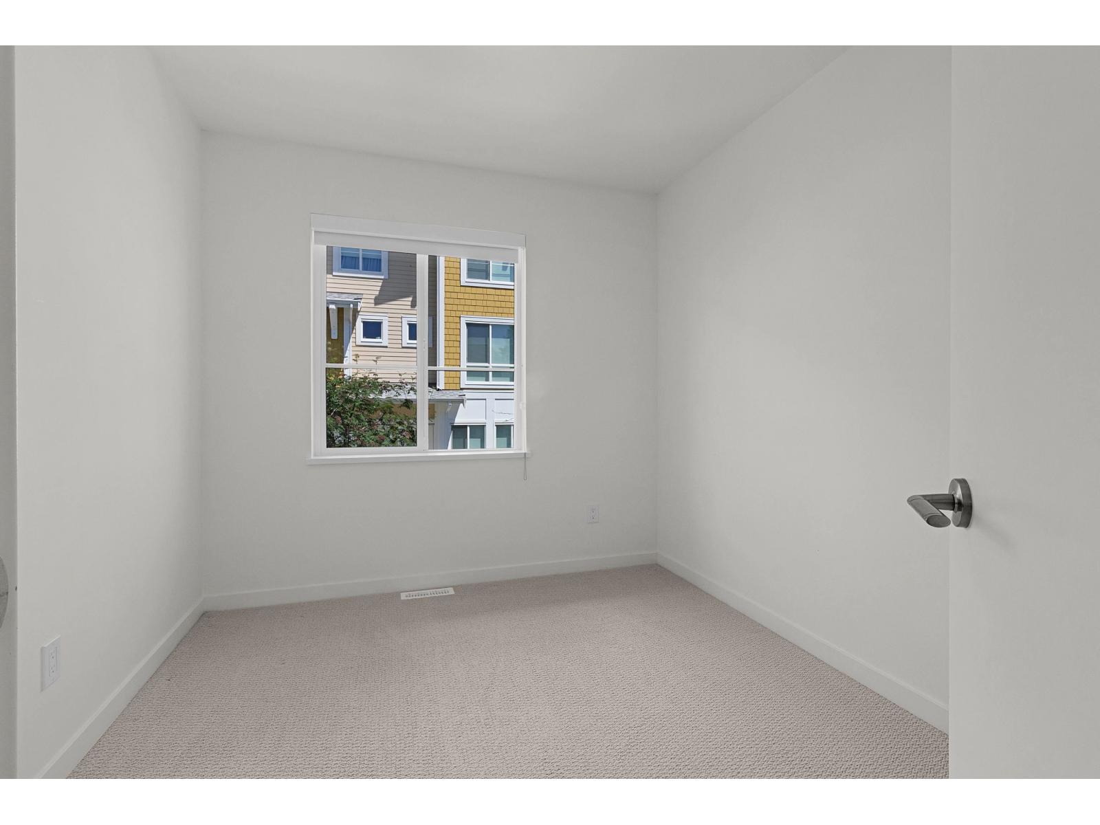 45 16561 17a Avenue Property Photo 29
