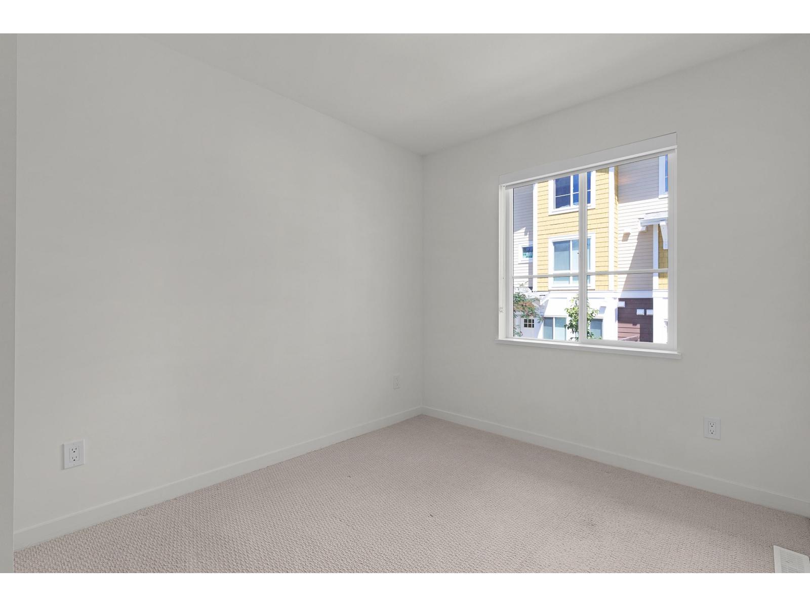 45 16561 17a Avenue Property Photo 31