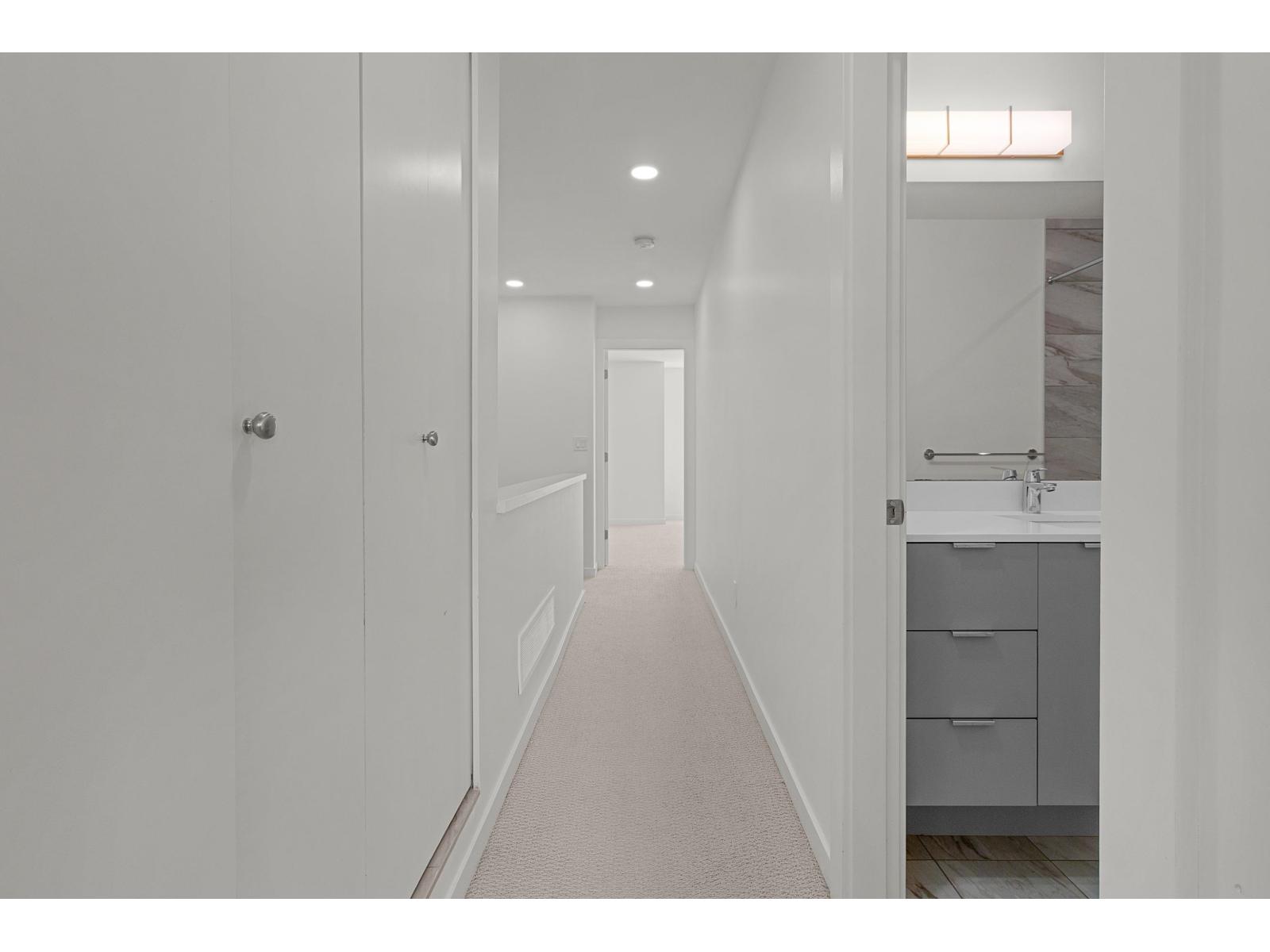 45 16561 17a Avenue Property Photo 33