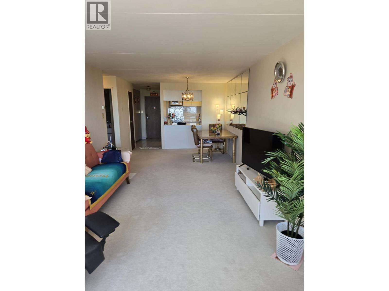 1306 6651 Minoru Boulevard Property Photo 6