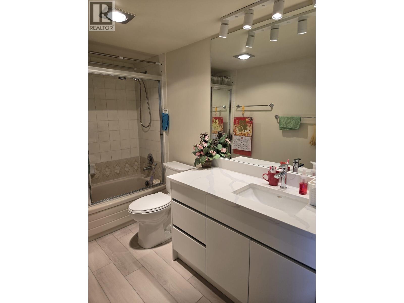 1306 6651 Minoru Boulevard Property Photo 8