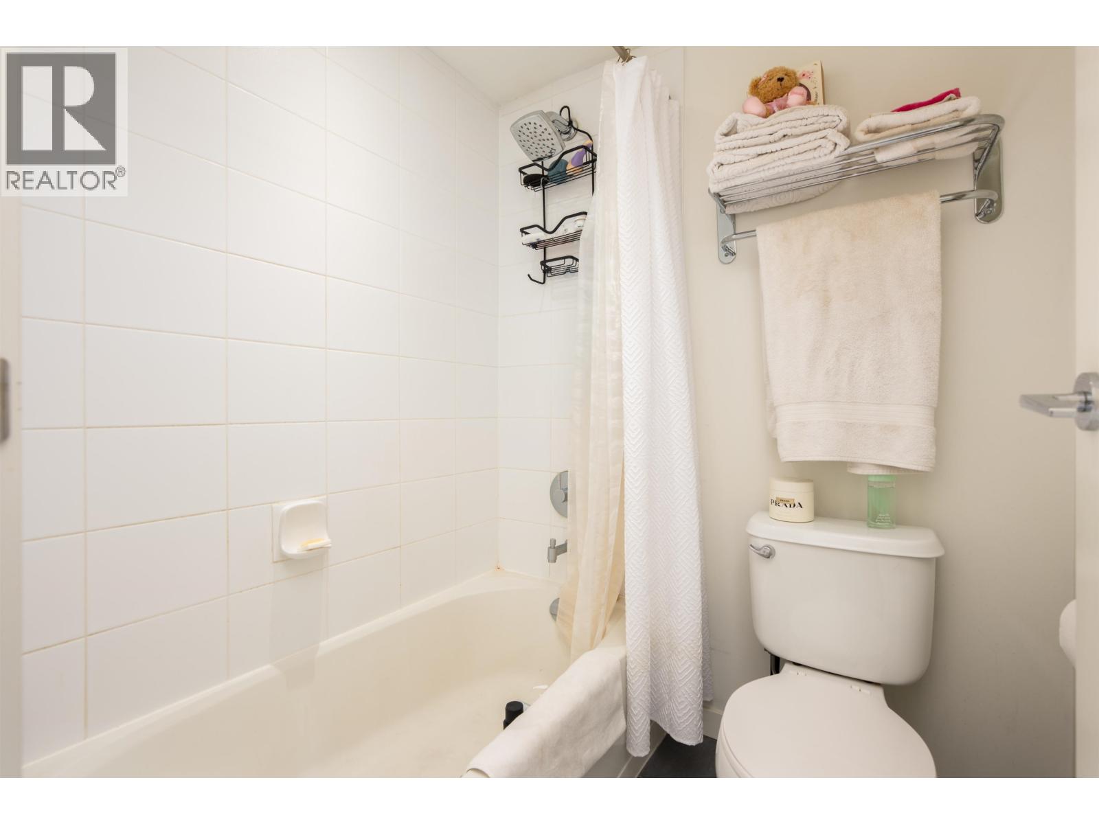 801 480 Robson Street Property Photo 10