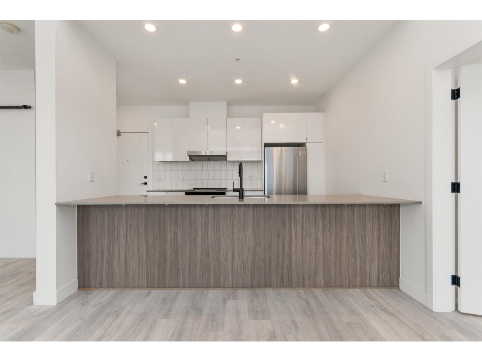 604 32838 Landeau Place Property Photo 3