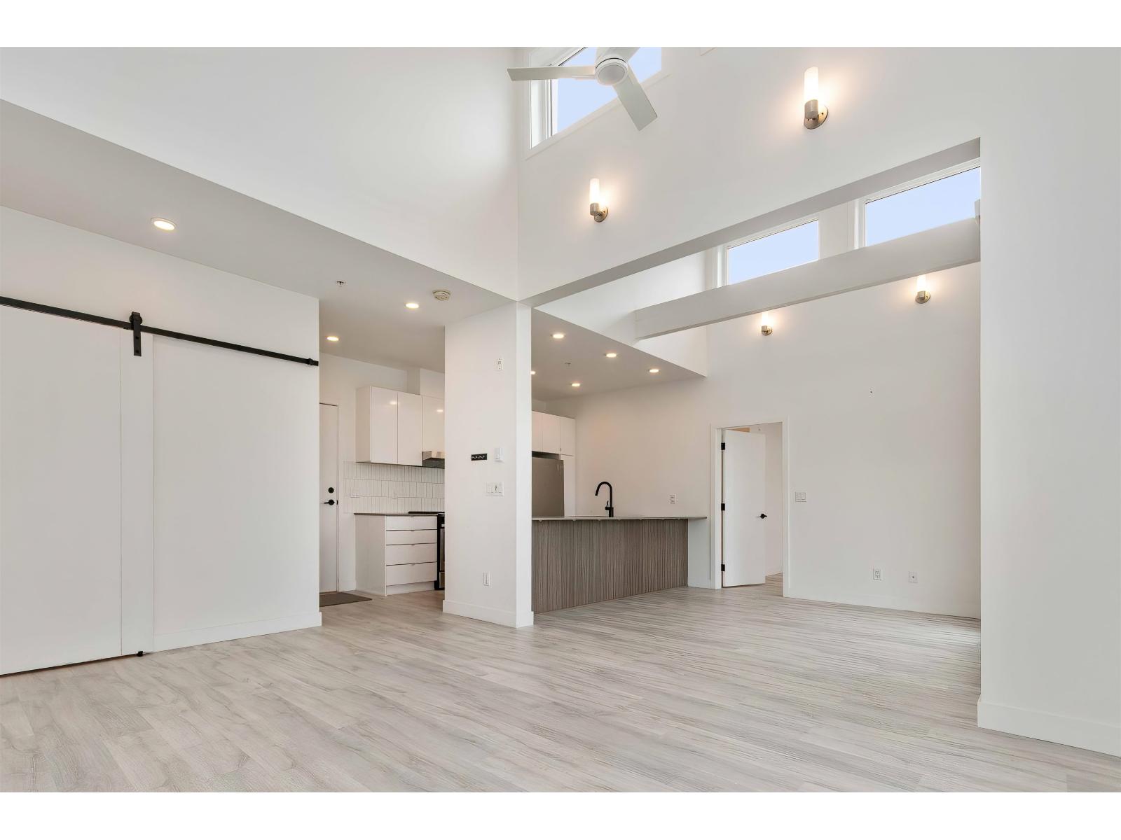 604 32838 Landeau Place Property Photo 6