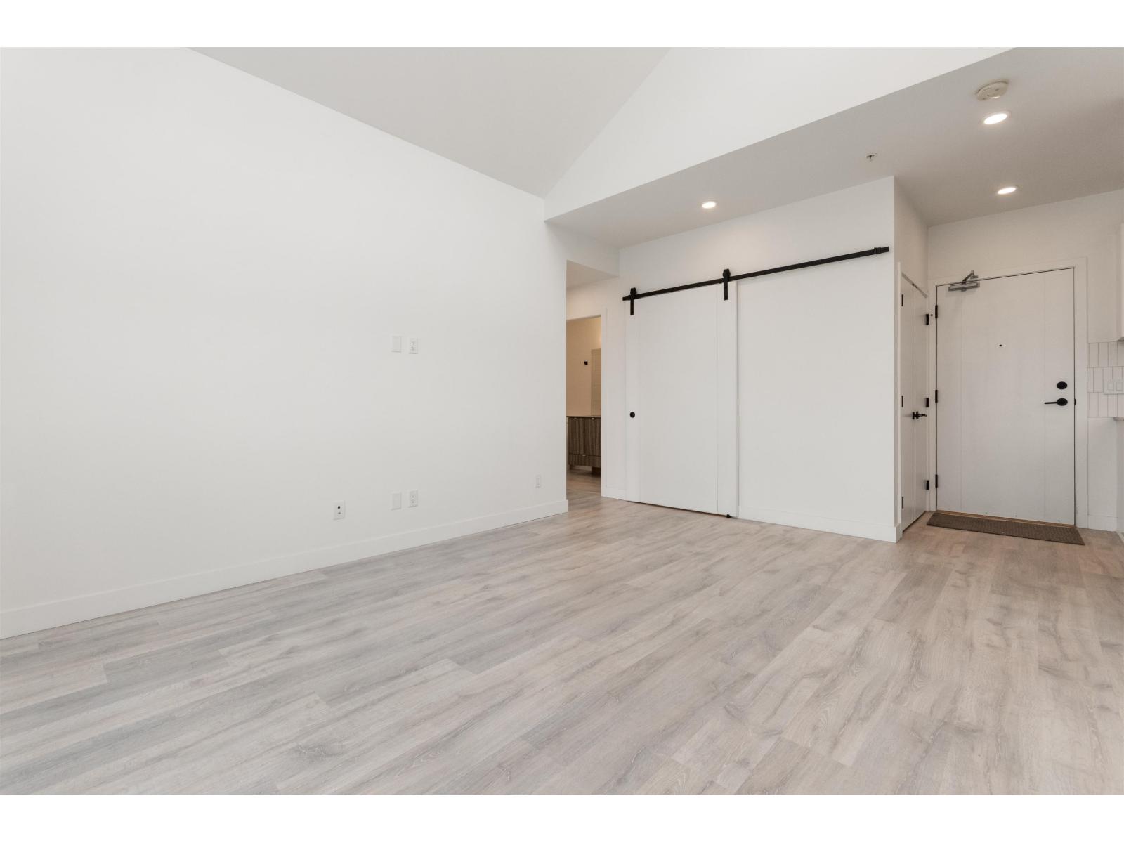 604 32838 Landeau Place Property Photo 17