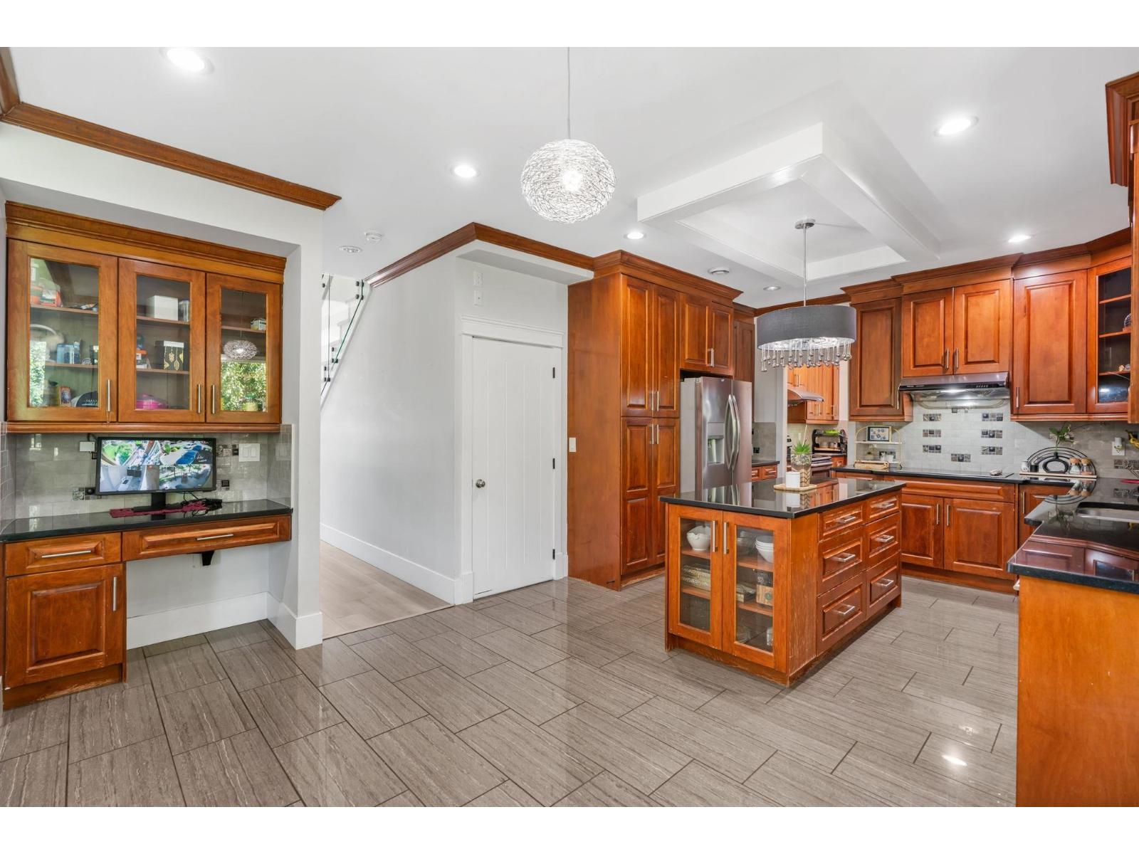 6287 148a Street Property Photo 6